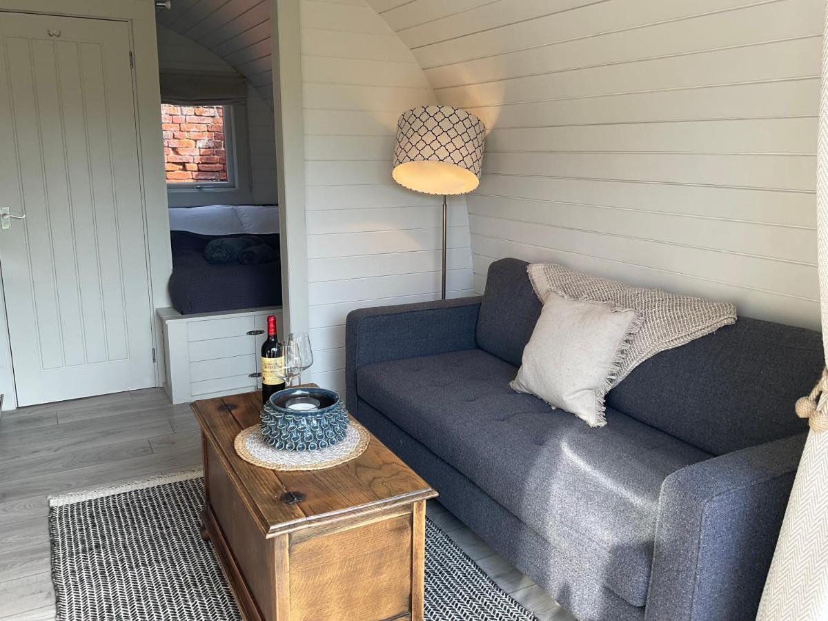 Secluded Cosy Luxury Pod With Wood Fired Hot Tub Shrewsbury Exterior foto
