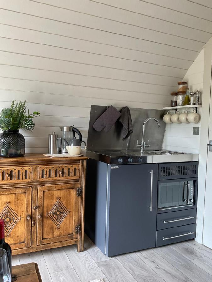 Secluded Cosy Luxury Pod With Wood Fired Hot Tub Shrewsbury Exterior foto