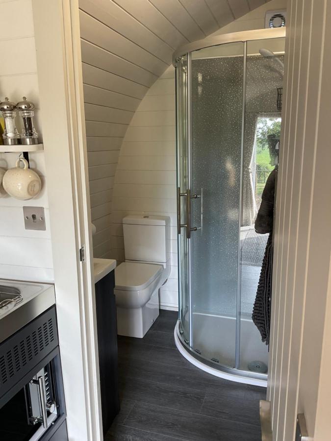Secluded Cosy Luxury Pod With Wood Fired Hot Tub Shrewsbury Exterior foto